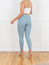 Load image into Gallery viewer, Cotton Blue Blast Siella Leggings
